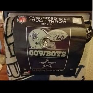 NEW Dallas Cowboys Silk feel throw NEW = CLOSET CLOSING